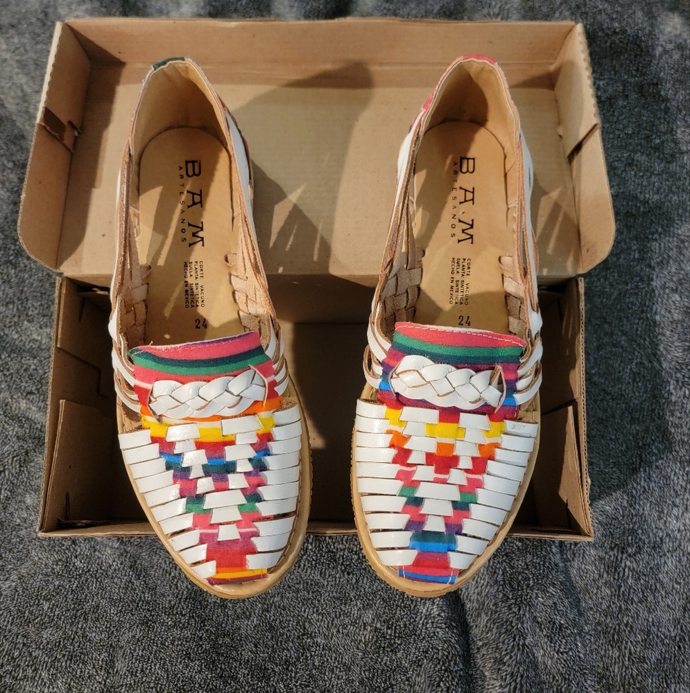 Artisan Shoes made in Mexico size 24